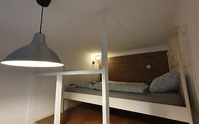 Cozy Studio With Air Condition Freshly Renovated
